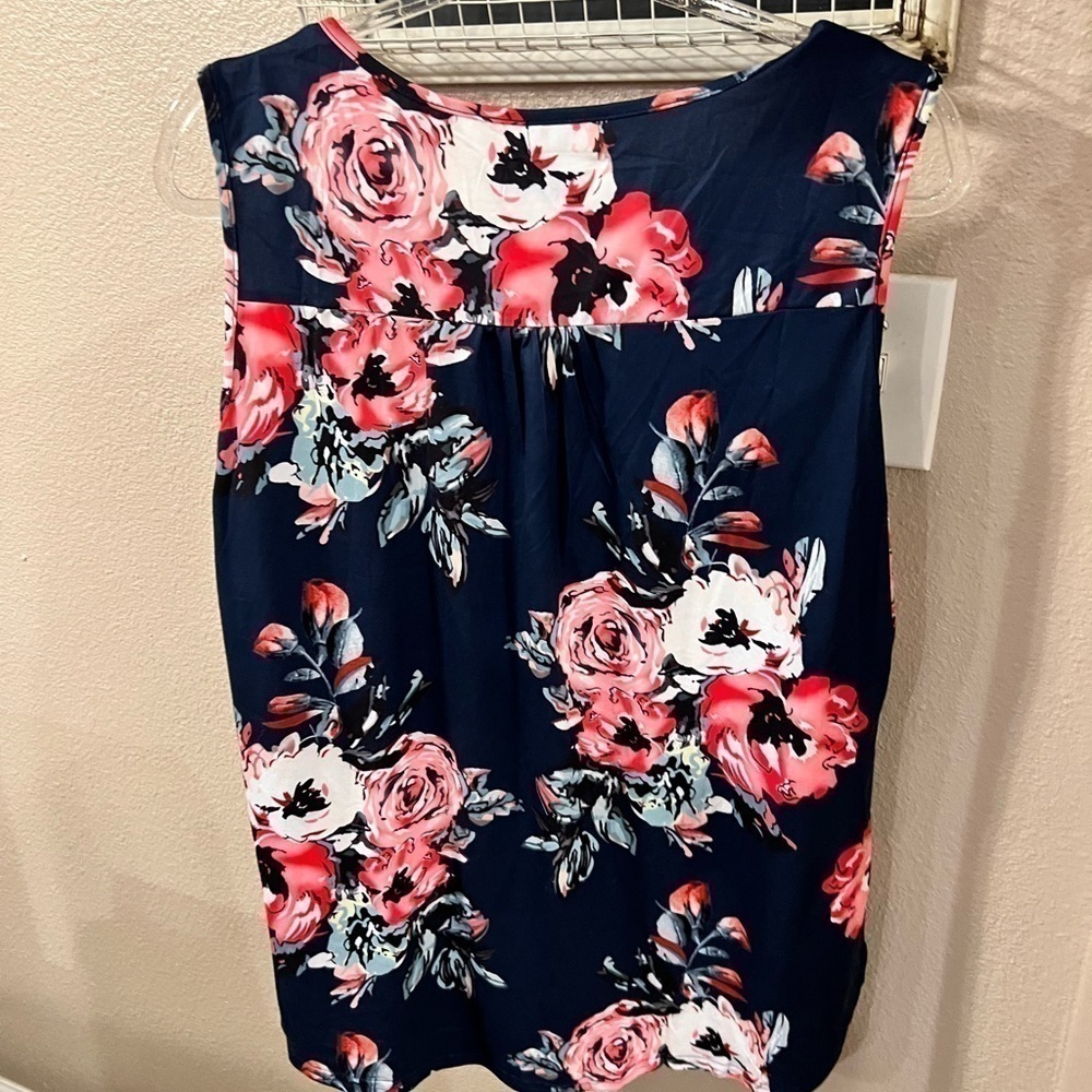 𝅺HALIFE tank top - Picture 4 of 5